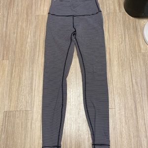 Lululemon Wonder Under size 6